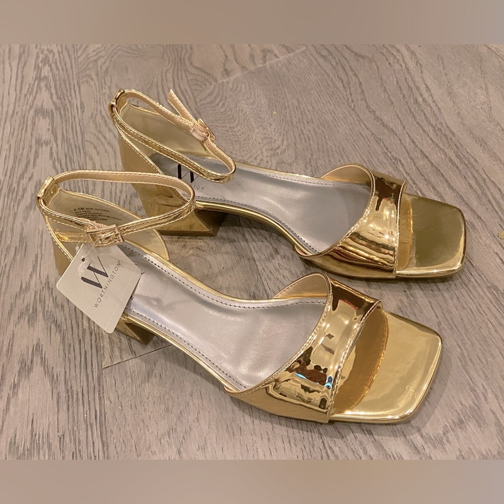 Worthington Gold Heels NWT